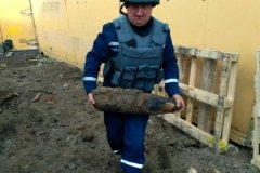 Біля залізничного вокзалу Вінниці викопали півметровий снаряд