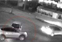 Куди поспішають водії? У Вінниці на 600-річчя трамвай ледь не розніс авто «Део» (Відео)