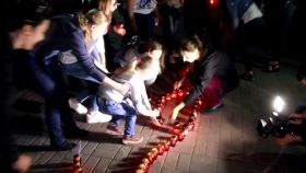 Вінничани виклали червоний мак з лампадок до Дня пам’яті та примирення