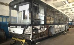 У Вінниці взялися за капремонт муніципальних автобусів (Відео)