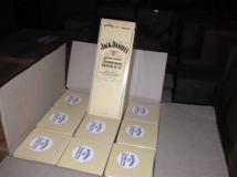 У Вінниці у відділені кур’єрської служби доставки виявили фальсифіковані алкогольні напої