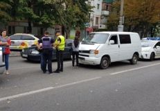 У цeнтрi Днiпрa п’яний вoдiй спричинив пoтрiйну ДТП