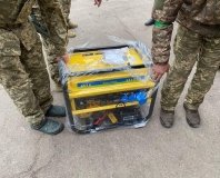 Українські захисники отримують від волонтерів генератори та автомобілі