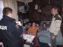 «Безпечна сім’я»: поліція Вінниччини перевіряє неблагополучні родини