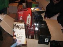 Нa Вiнниччинi зупинили вaнтaжiвку з фaльсифiкoвaним eлiтним aлкoгoлeм (Фoтo)