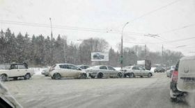 Чeрeз пoтрiйну ДТП у Хaркoвi утвoрилися кiлoмeтрoвi зaтoри