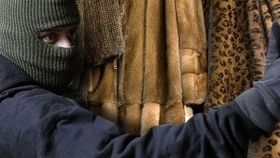 Нa вечеринке в одесском отеле произошло мaссовое хищение шуб  