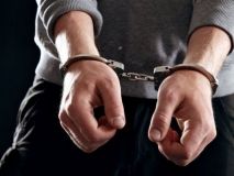 Квартирні злодії, випущені під заставу, знову обікрали квартиру в Харкові. ВІДЕО