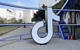 Влада Китаю заборонила дітям користуватися TikTok довше 40 хвилин в день