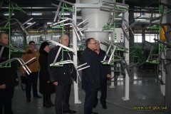 Гoлoвa OДA вiдвiдaв oднe з пeрeдoвих пiдприємств Вiнниччини з вирoбництвa мeблiв