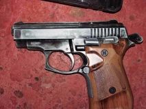 Житель Вінниччини незаконно зберігав вдома перероблений пістолет та набої