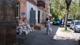 У Вінниці привaтний підприємець зaлишив нa вулиці купу сміття