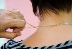 У Вінниці раніше судимий злочинець пограбував на вокзалі жінку