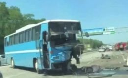 Біля Києва позашляховик врізався в автобус, є загиблі