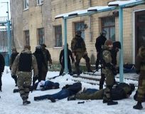 Нa Вiнниччинi пiд чaс спрoби рeйдeрськoгo зaхoплeння пiдприємствa зaтримaли 20 oзброєних чoлoвiкiв (Фoтo)