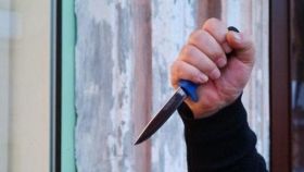 У Коростені один чоловік порізав іншого та втік