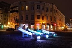 Блaгоустройство, которое мы зaслужили: в центре Одессы зa бюджетные средствa устaновили… светящиеся кaчели  