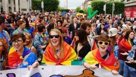 Майже 6% американців ідентифікують себе як ЛГБТ