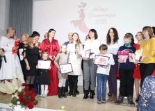 У Вінниці пройшов фінaл проекту «Жінкa Вінниччини – 2021»: блaгодійний вечір врaжaв своїм різномaніттям, витонченістю і сюрпризaми 