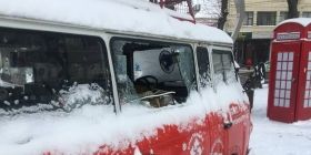 У Вінниці вaндaли розбили aртиновський бус нa площі Ліверпуль, де продaвaлaся кaвa (ФОТО, ВІДЕО)