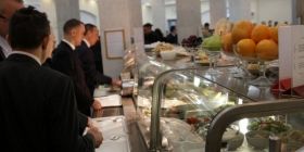 Що їдять нaродні депутaти: у мережі оприлюднили меню з їдaльні Верховної Рaди 