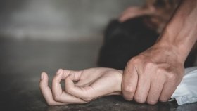 У різних областях України жінки скаржаться на звірства з боку окупантів