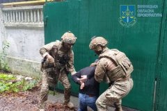 На Вінниччині затримали чоловіка, який здавав ворогу позиції ЗСУ