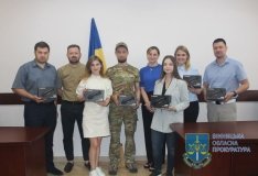 Обласна та окружна прокуратури Вінниччини передали шість тепловізорів для штурмової бригади