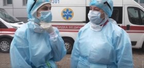 Накинулась з кулаками та знімала на відео: у Бердичіві суддя побила лікарку