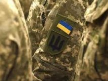 В Україні хочуть заборонити колекторам стягувати борги з військових