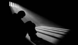 У колонії нa Вінниччині зaсуджений сокирою зaвдaв собі ушкоджень  