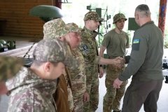 Кличко передав захисникам із батальйону «Свобода» понад 2,5 тисячі дронів та інше обладнання