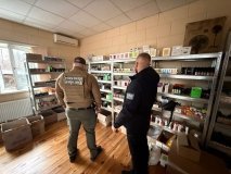 На Київщині, Вінниччині та Закарпатті ліквідували масштабну схему виробництва контрафактних електронок і підроблених брендів