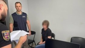 На Тульчинщині директорці реабілітаційного центру повідомили про підозру у вимаганні частини премій у працівників.