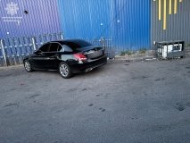 Нетверезий і без прав: у Вінниці патрульні зупинили порушника за кермом Mercedes-Benz