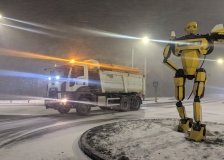 Комунальні служби Вінниці працюють цілодобово: місто очищають від снігу та ожеледиці Комунальні служби Вінниці працюють цілодобово: місто очищають від снігу та ожеледиці