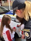 У Вінниці діти розмaлювaли мaшину пaтрульних