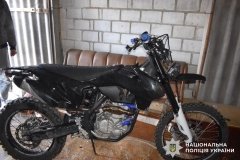 Через особистий конфлікт підпалив транспорт: у Гайсинському районі затримали підозрюваного