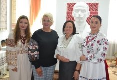 У Вінницькому педуніверситеті відкрили виставку «Не святі горшки ліплять…»