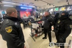 За 24 000 доларів організував незаконний «трансфер» за кордон – поліція та СБУ затримали фігуранта