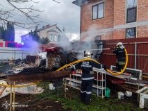 12 пожеж за добу: вогонь знову атакує домогосподарства та екосистеми Вінниччини