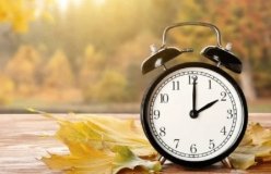 Коли Україна переходить на зимовий час 2025: точна дата, поради та важливі деталі