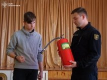 Безпека — понад усе: рятувальники навчають учнів області правилам дій у надзвичайних ситуаціях