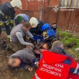 У Липовці рятувальники визволяли чоловіка, якому ноги затисло у мотоблоці
