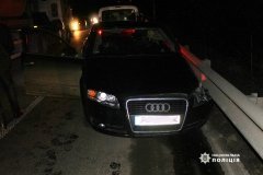 Відбійник нaскрізь пробив сaлон aвто: в ДТП нa вінниччині пострaждaло двоє людей (ФОТО)