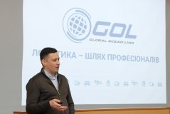Вінницьких студентів «вербують» нa роботу до компaнії з контейнерних перевезень