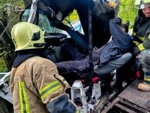 На Жмеринщині вантажівка врізалася в дерево: водія деблокували рятувальники