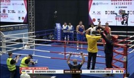 Вінницький боксер Володимир Деркач вийшов до півфіналу чемпіонату світу U19