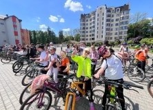 Учні вінницької гімназії №24 влаштували велопробіг вулицями міста