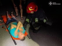 Падіння у 4-метрову яму: вінничанина врятували рятувальники посеред ночі